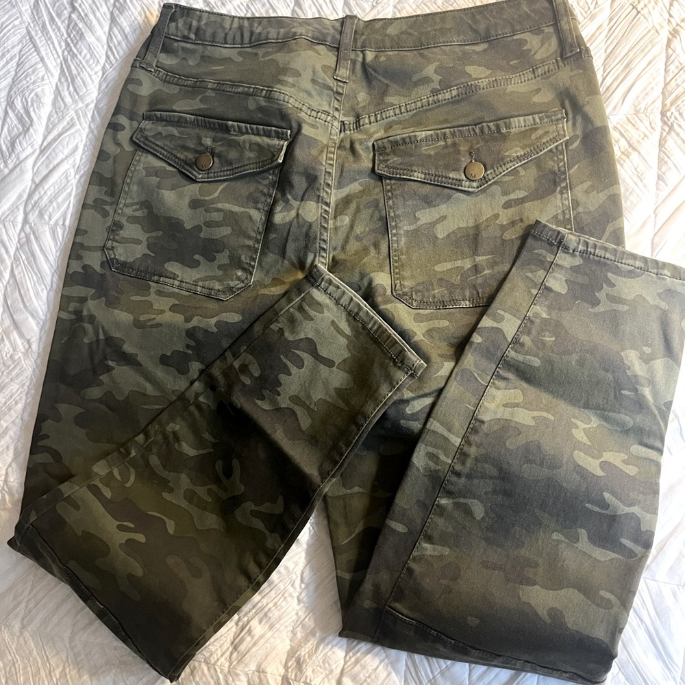 Women’s Camouflage Pants